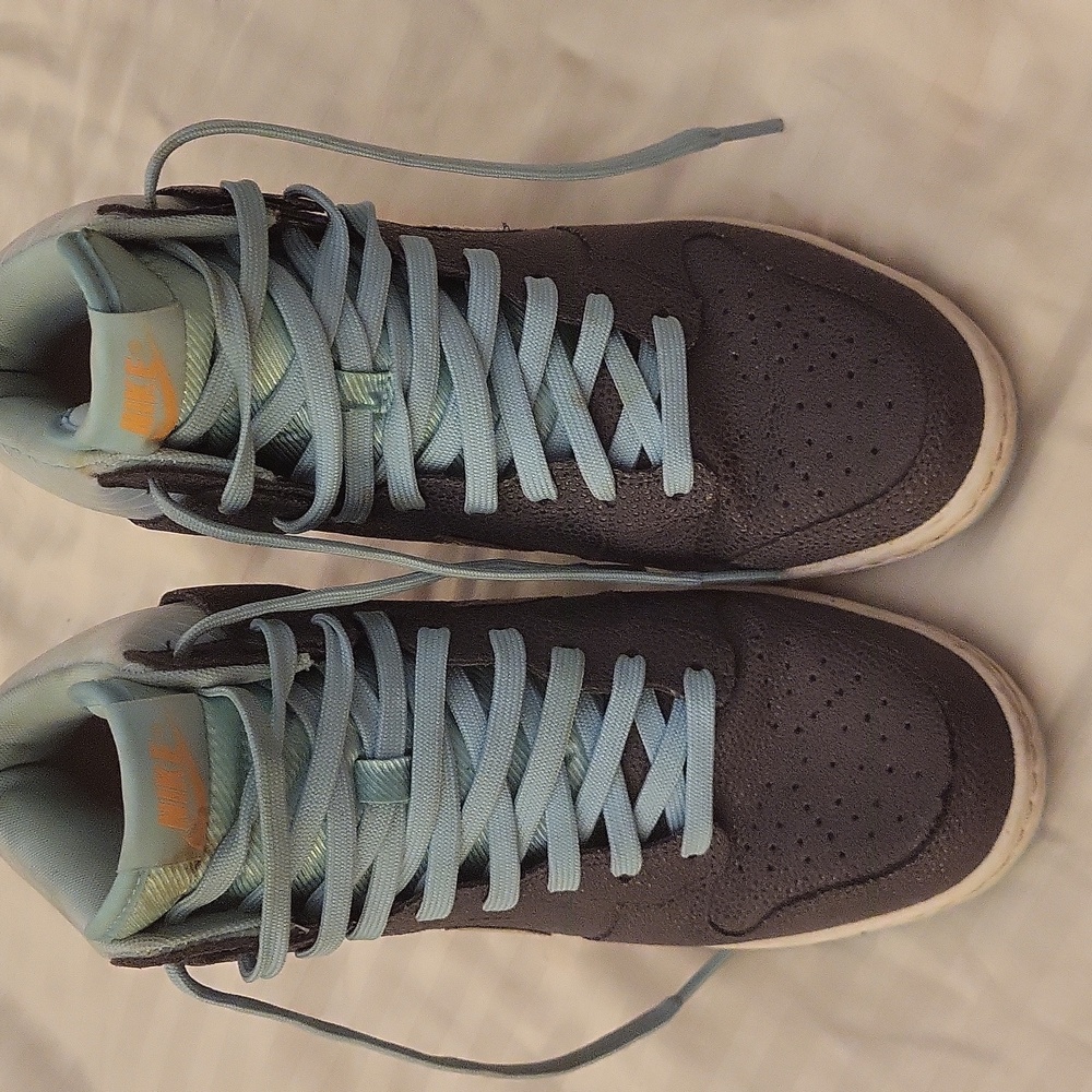 Womans Nike Sneakers